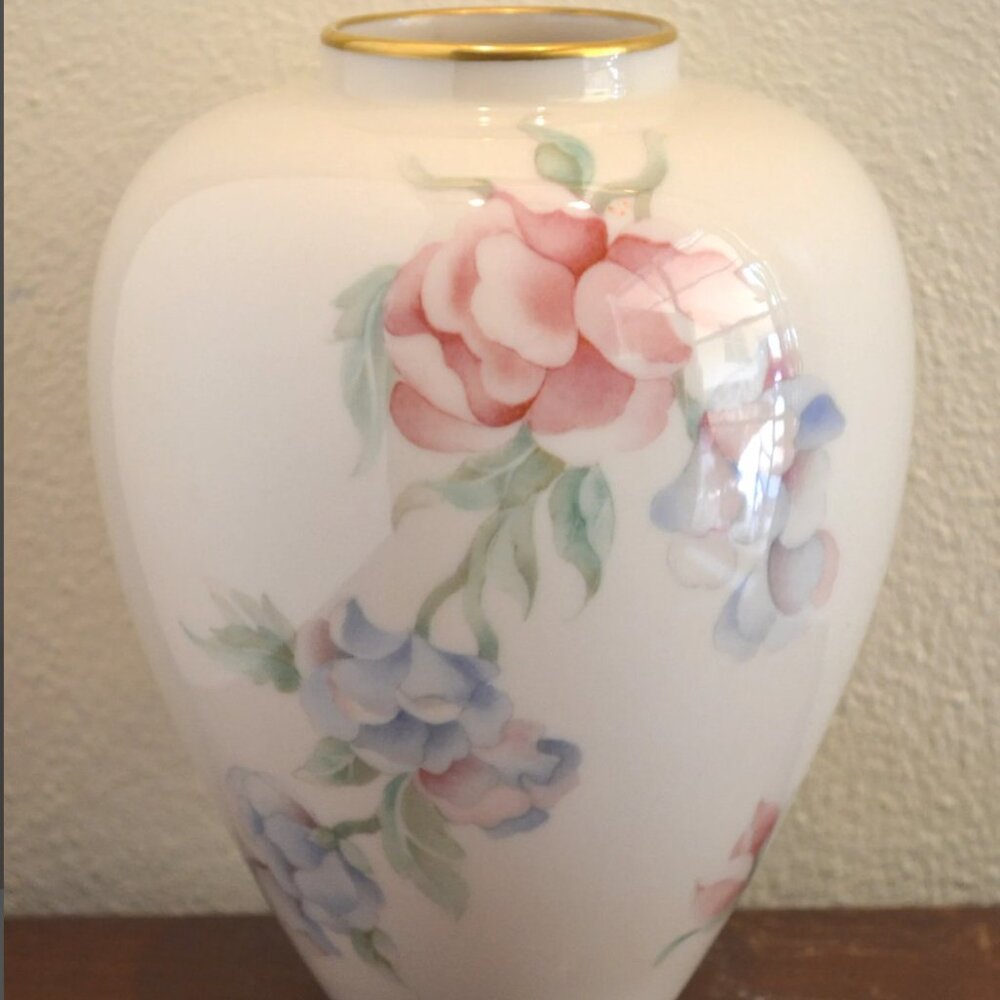 Lenox Chatsworth Floral Vase – Hand-Decorate China, 24k Gold Trim, 6.5” USED